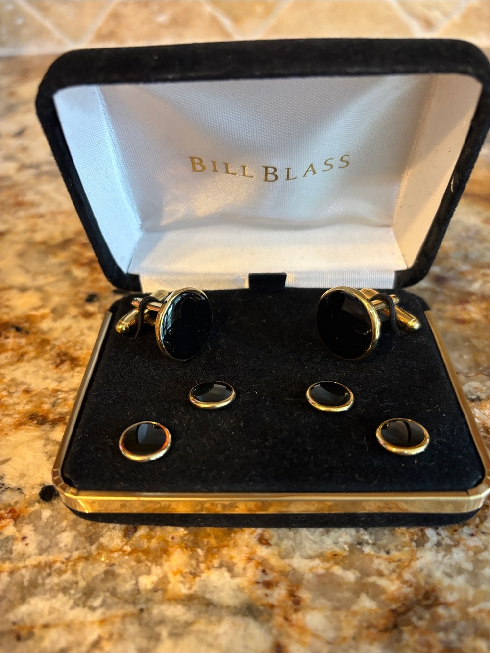 Bill Blass Black Onyx and Gold Men’s Cufflinks and Shirt Stud Set